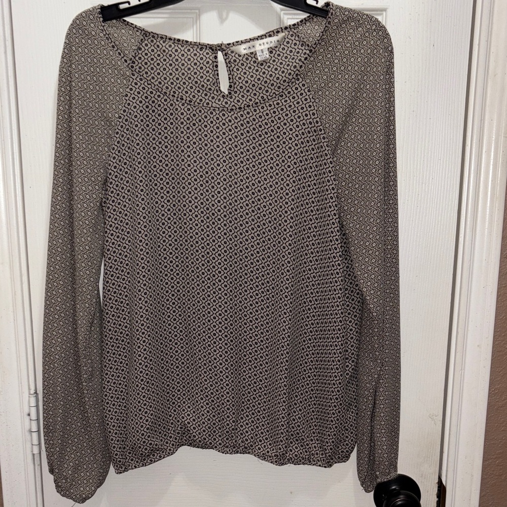 Max Studio Black and White Geometric Blouse